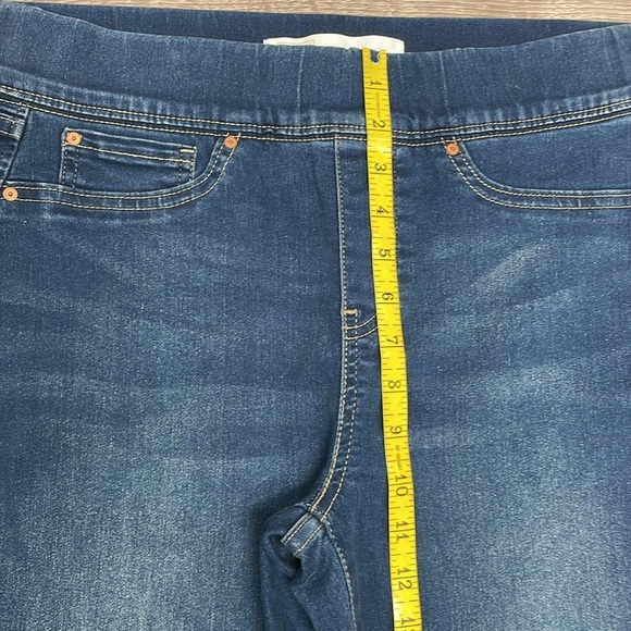NWOT Levi Strauss Gold Signature Totally Shaping Pull On Skinny Denim Jeans 12S - Picture 9 of 16
